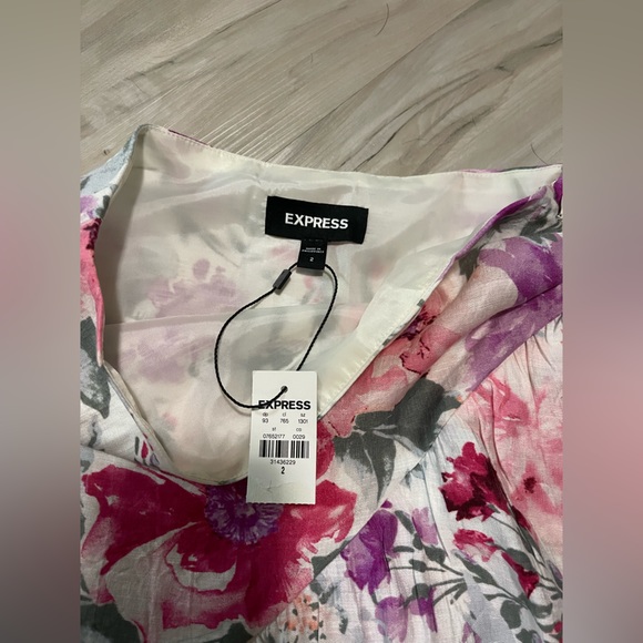 New with tags Express mini skirt - Picture 2 of 5